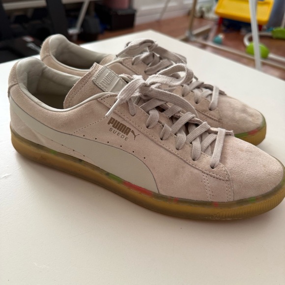 Puma Shoes - PUMA Suede Classic Sneakers Oatmeal Tan Cream Confetti Gum Sole Tennis Academia